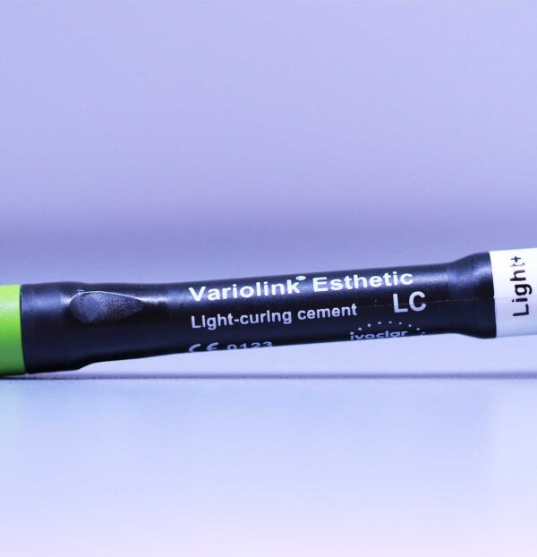 Variolink Esthetic LC süstlas 1x2g light+ PE: juuli