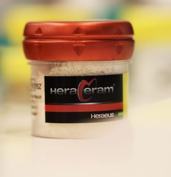 HeraCeram Incisal